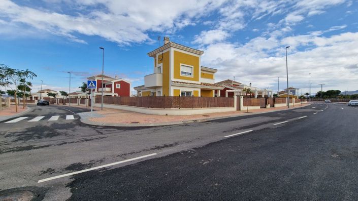 Image No.2-3 Bed Villa for sale