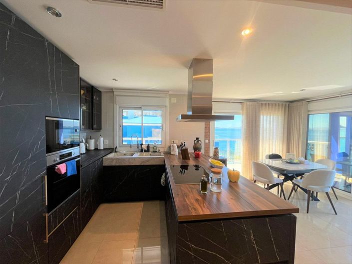 Image No.22-3 Bed Apartment for sale