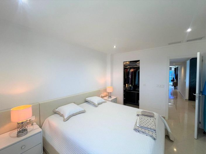 Image No.25-3 Bed Apartment for sale