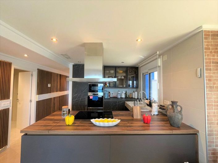 Image No.30-3 Bed Apartment for sale