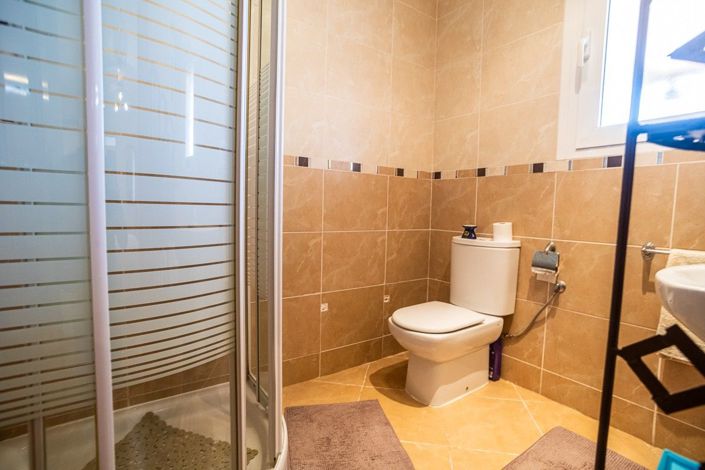 Image No.10-6 Bed Villa for sale