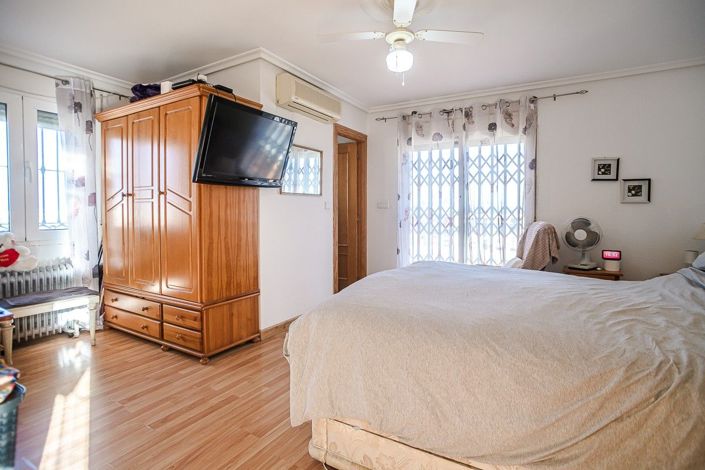 Image No.22-6 Bed Villa for sale