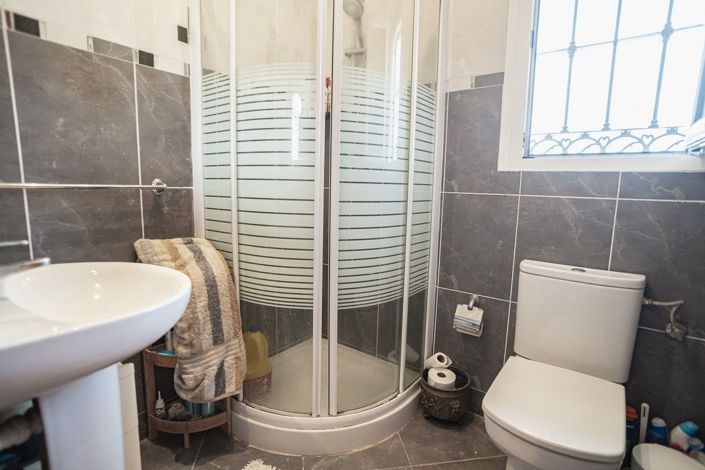 Image No.26-6 Bed Villa for sale