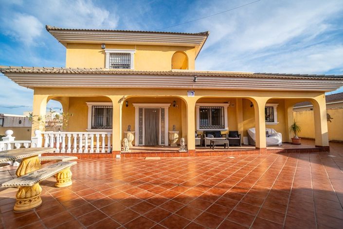 Image No.6-6 Bed Villa for sale