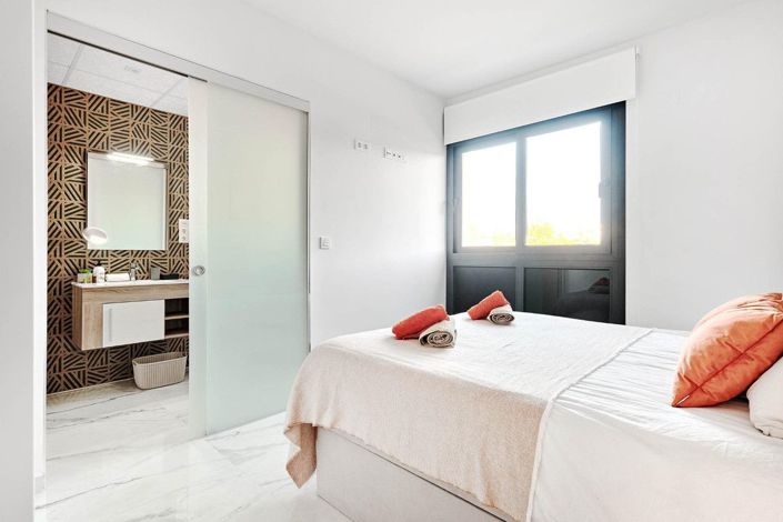 Image No.18-2 Bed Apartment for sale