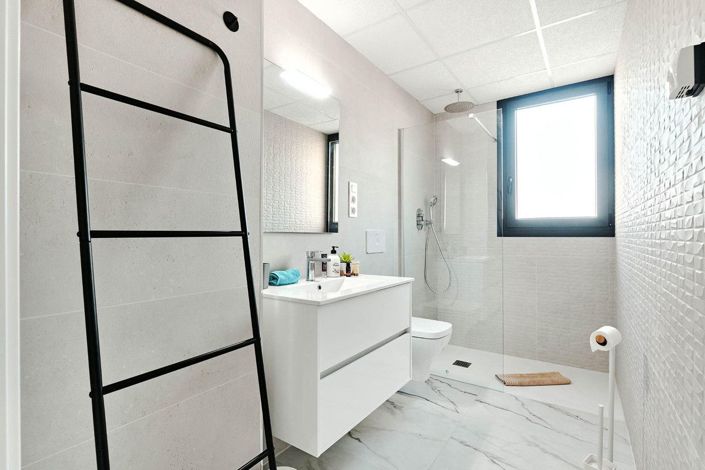 Image No.22-2 Bed Apartment for sale