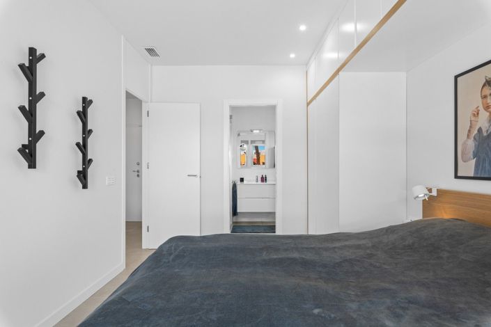 Image No.10-3 Bed Apartment for sale