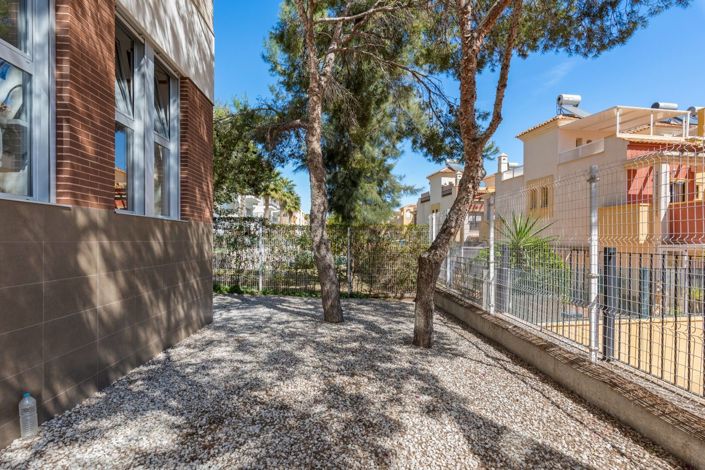 Image No.24-3 Bed Apartment for sale