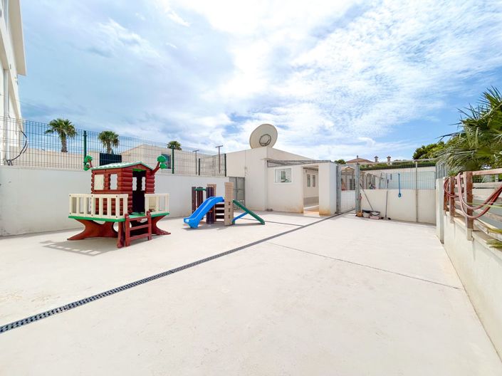 Image No.42-8 Bed Villa for sale