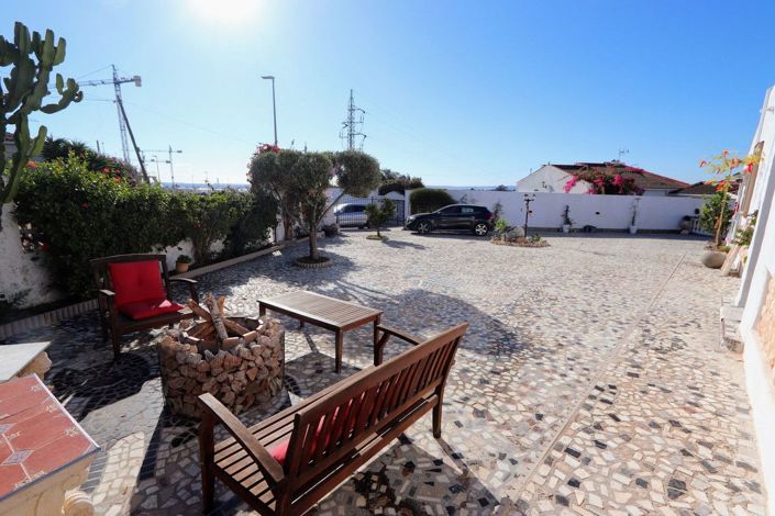 Image No.25-6 Bed Villa for sale