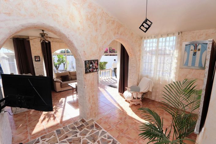 Image No.32-6 Bed Villa for sale