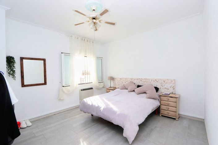 Image No.42-6 Bed Villa for sale