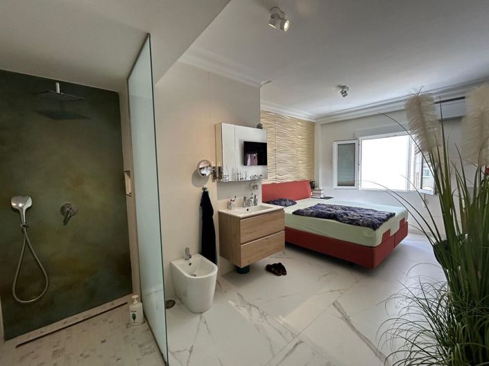Image No.9-3 Bed Apartment for sale