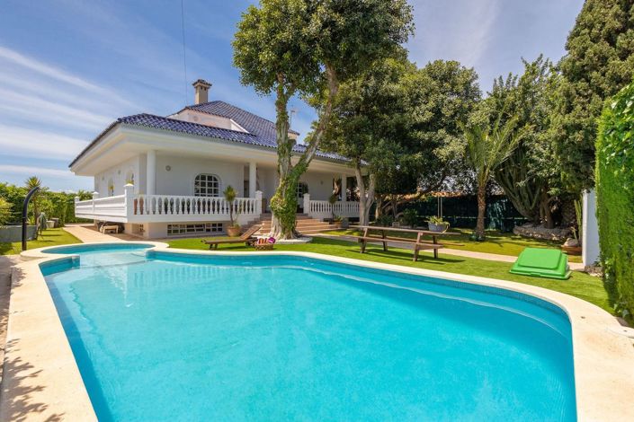 Image No.2-Villa de 4 chambres à vendre à Torrevieja