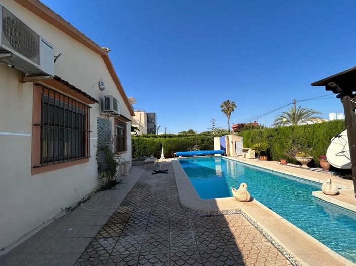 Image No.15-3 Bed Villa for sale