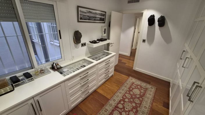 Image No.20-4 Bed Apartment for sale
