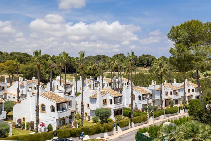 Image No.2-4 Bed Villa for sale
