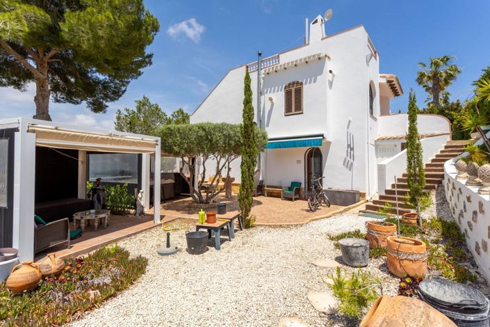Image No.3-4 Bed Villa for sale