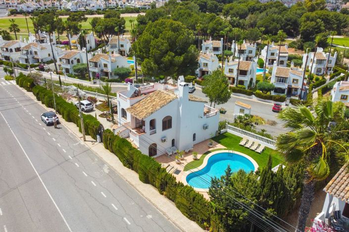 Image No.4-4 Bed Villa for sale