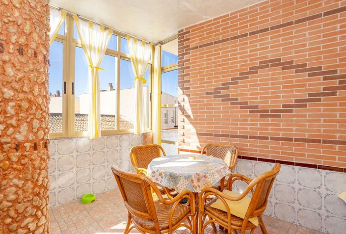 Image No.2-4 Bed Villa for sale