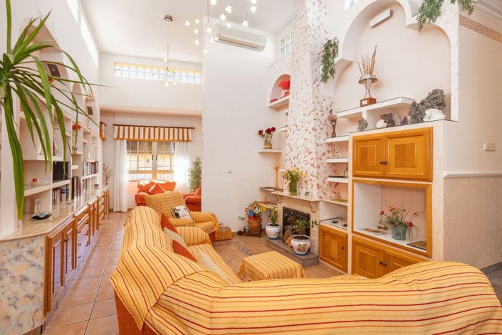 Image No.6-4 Bed Villa for sale