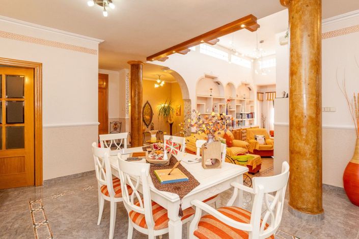 Image No.9-4 Bed Villa for sale