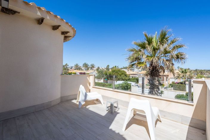 Image No.37-3 Bed Villa for sale
