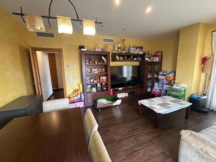 Image No.24-3 Bed Apartment for sale