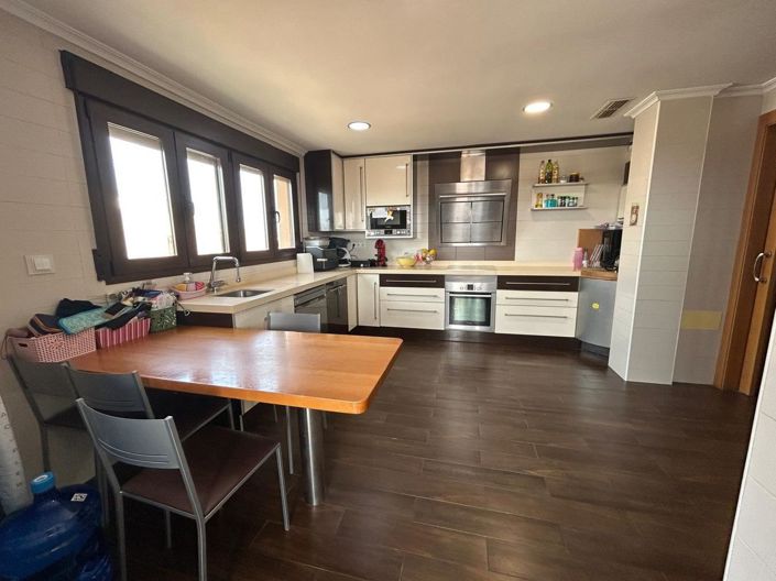 Image No.26-3 Bed Apartment for sale