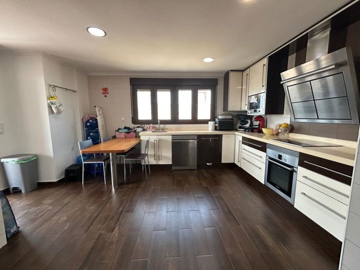 Image No.6-3 Bed Apartment for sale