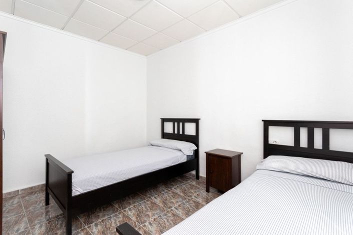 Image No.21-4 Bed House for sale