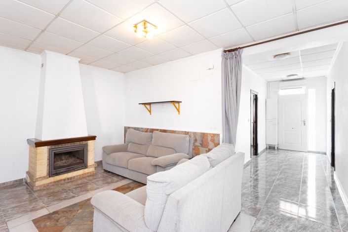 Image No.9-4 Bed House for sale