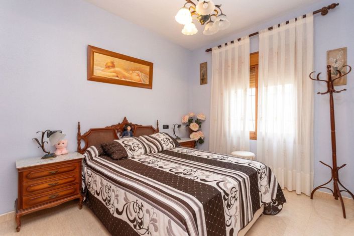 Image No.18-3 Bed Villa for sale