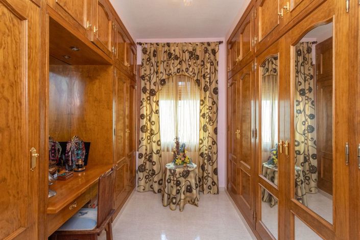 Image No.27-3 Bed Villa for sale