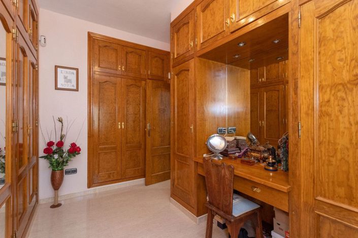 Image No.28-3 Bed Villa for sale