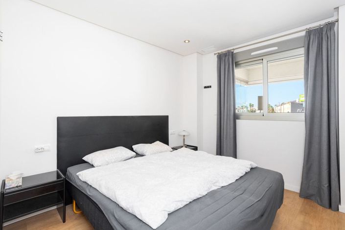 Image No.21-4 Bed Apartment for sale