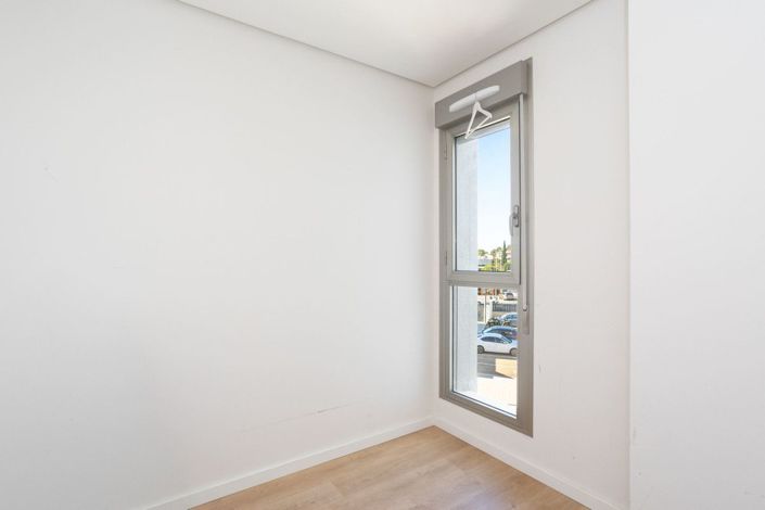 Image No.28-4 Bed Apartment for sale