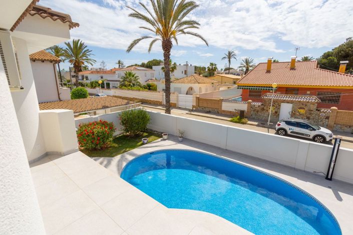 Image No.26-3 Bed Villa for sale
