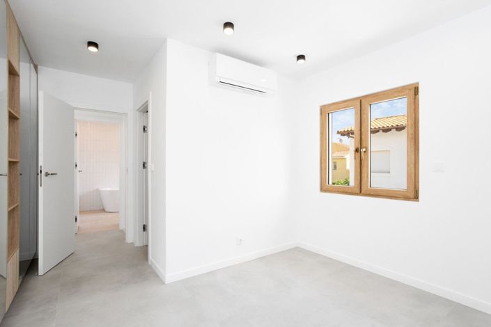 Image No.30-3 Bed Villa for sale