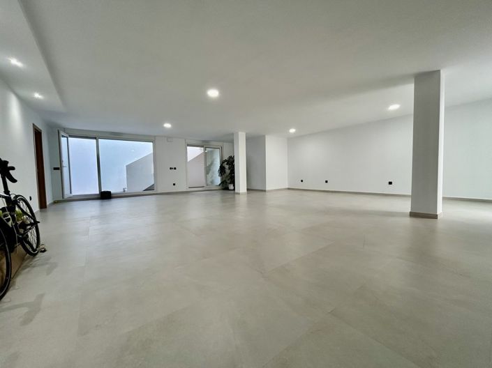 Image No.29-4 Bed Villa for sale