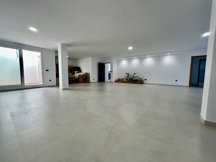 Image No.31-4 Bed Villa for sale