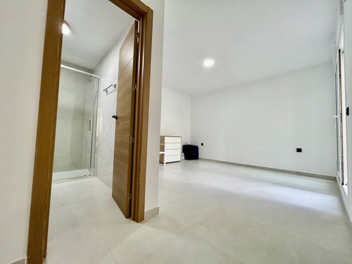 Image No.33-4 Bed Villa for sale