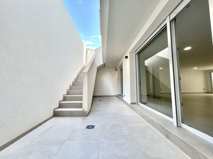 Image No.39-4 Bed Villa for sale