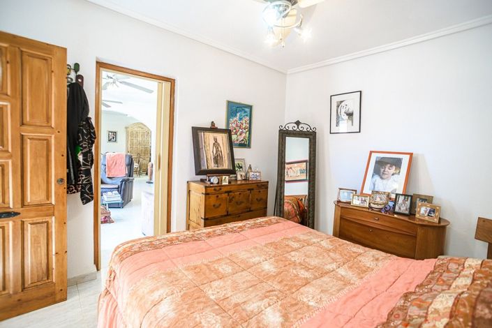 Image No.17-4 Bed Apartment for sale