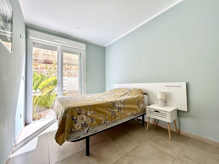 Image No.11-3 Bed House for sale
