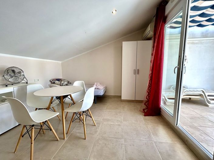 Image No.28-3 Bed House for sale