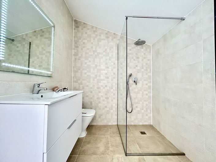 Image No.30-3 Bed House for sale