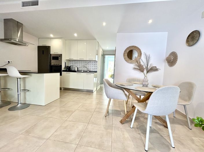 Image No.9-3 Bed House for sale