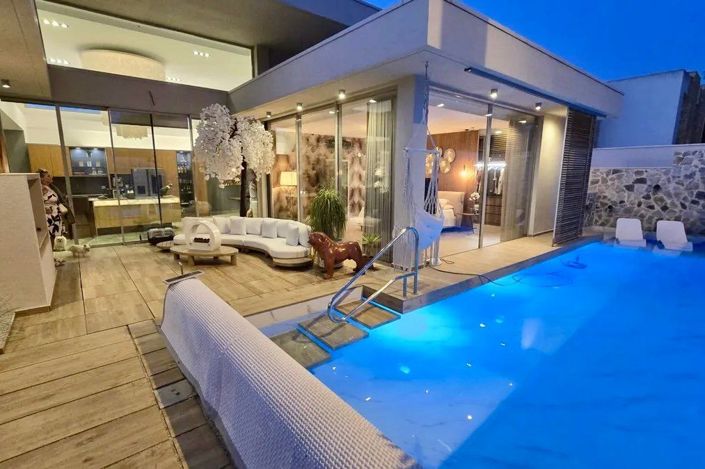 Image No.14-4 Bed Villa for sale