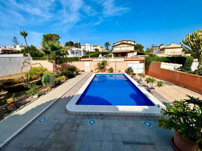 Image No.17-2 Bed Villa for sale